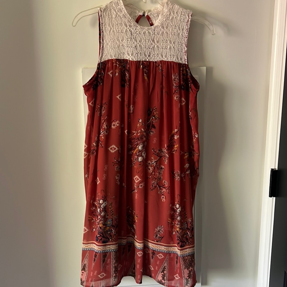 Sale 5 for $20. Floral and lace dress.